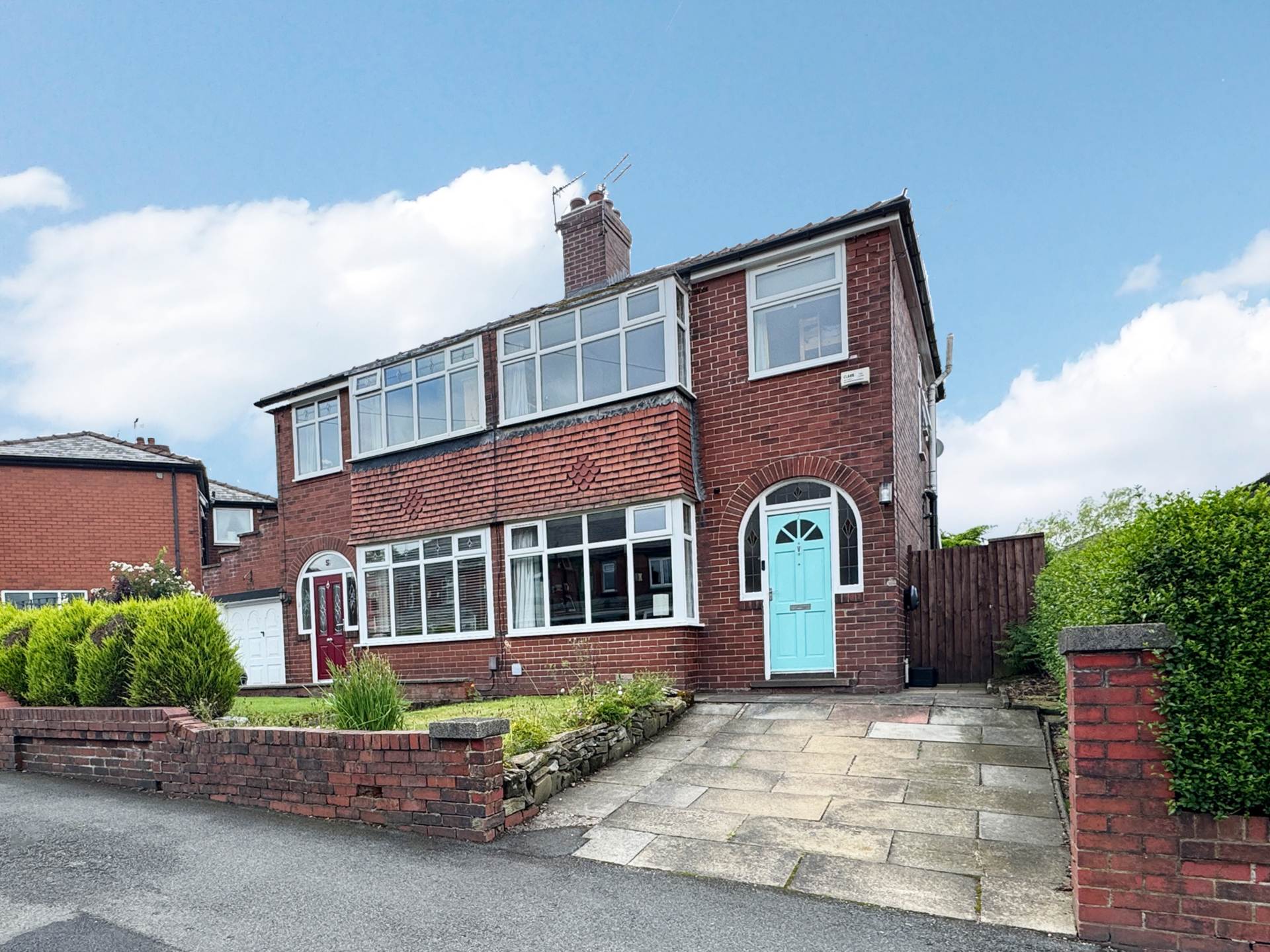 Longfield Road, Shaw, Image 1