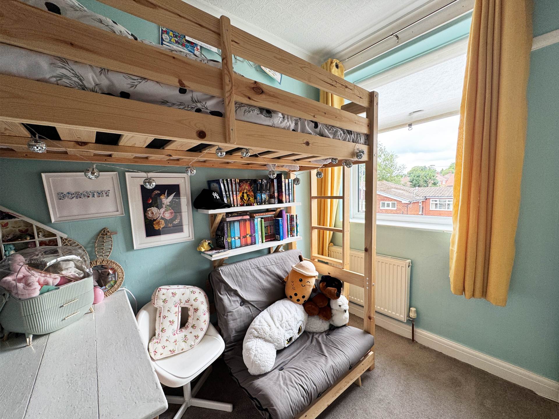 Longfield Road, Shaw, Image 5