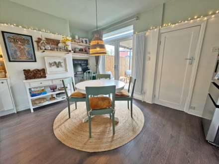 Longfield Road, Shaw, Image 10