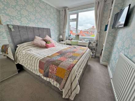 Longfield Road, Shaw, Image 13