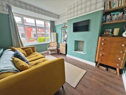 Longfield Road, Shaw, Image 2