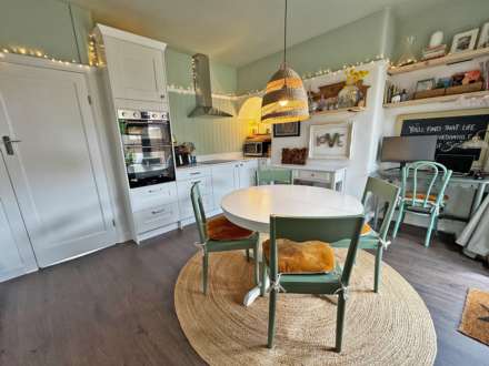 Longfield Road, Shaw, Image 6