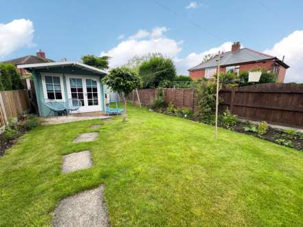 Longfield Road, Shaw, Image 9