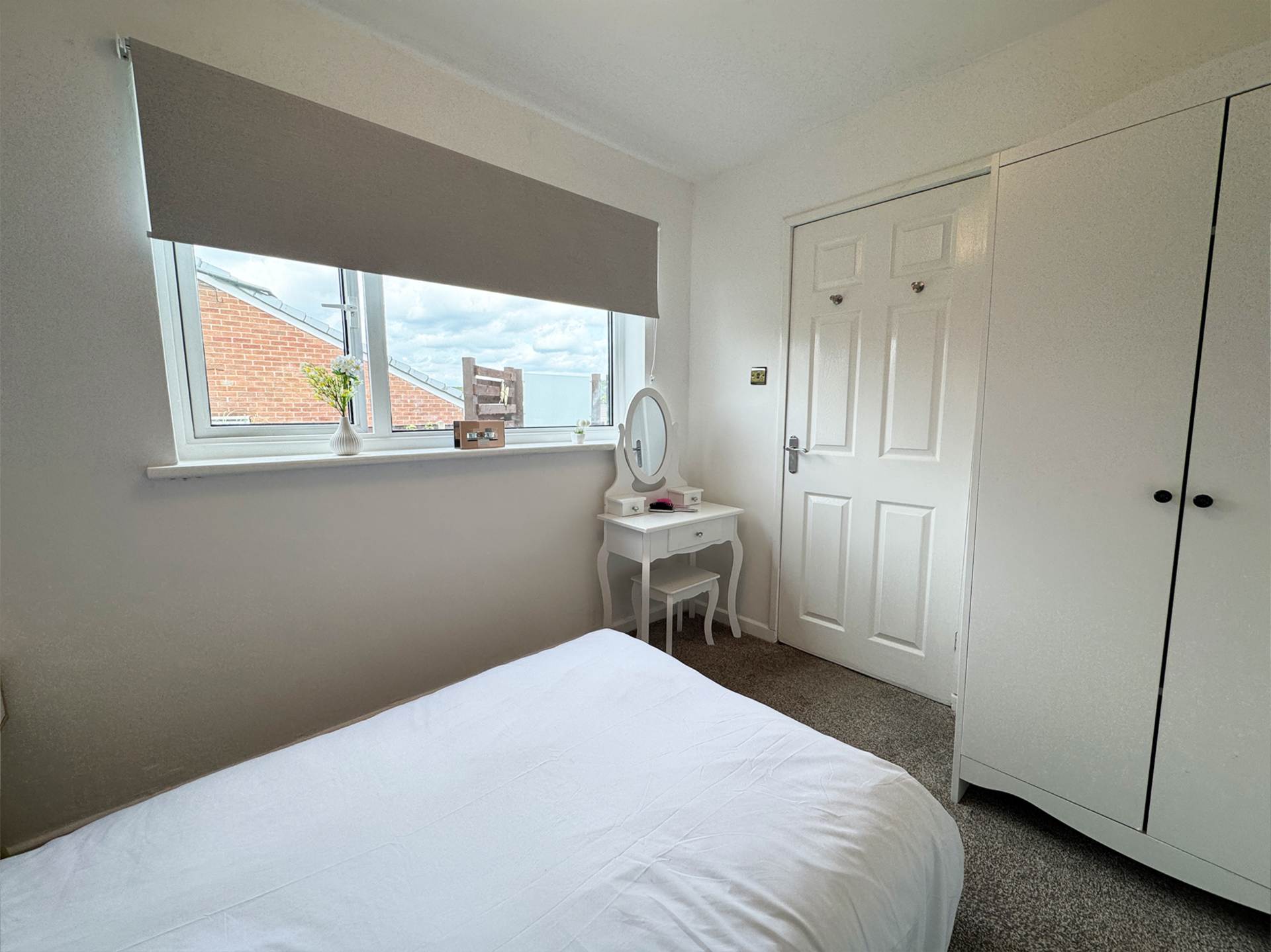 Old Brook Close, Shaw, Image 13