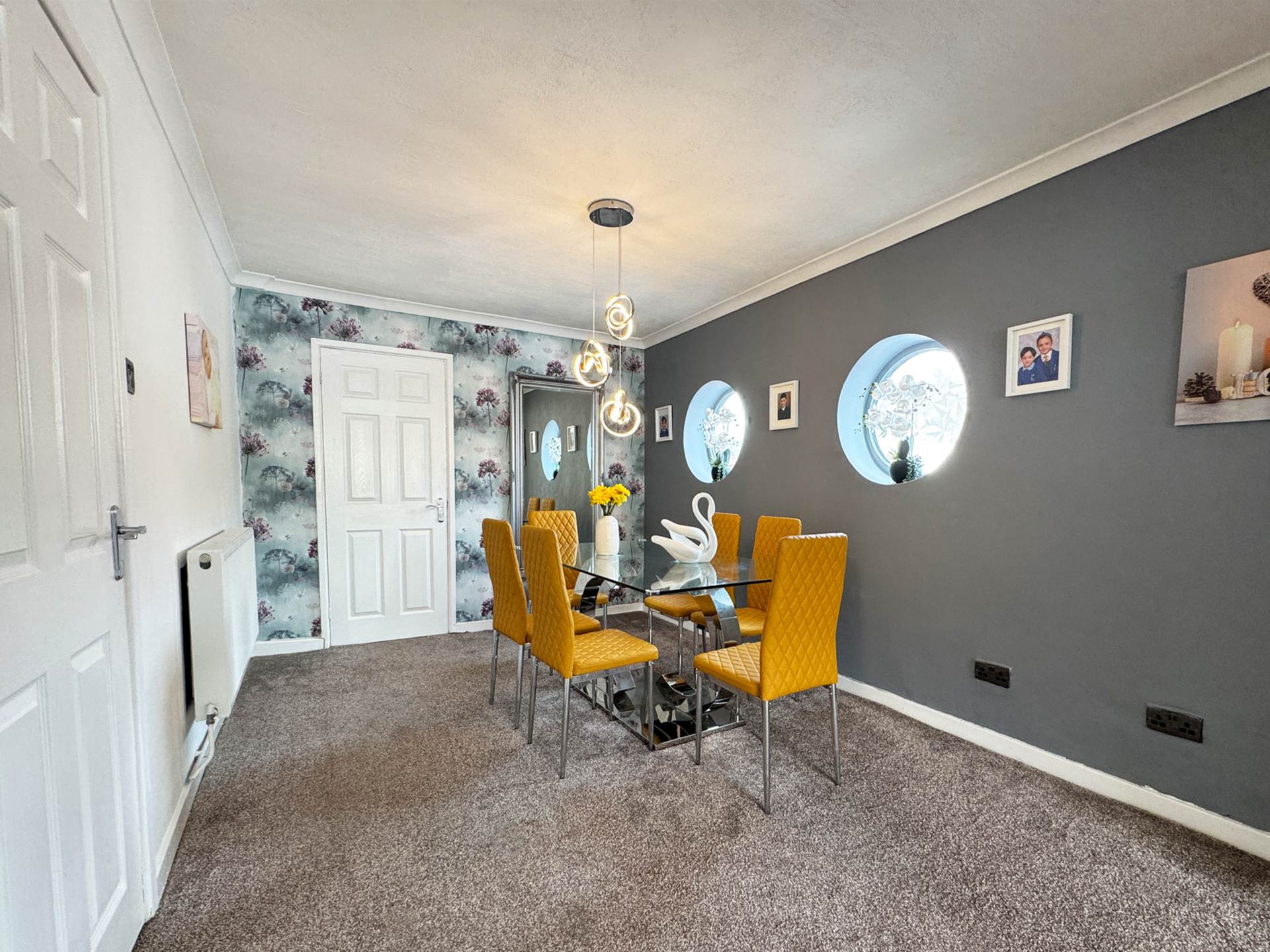Old Brook Close, Shaw, Image 5