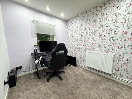 Old Brook Close, Shaw, Image 10