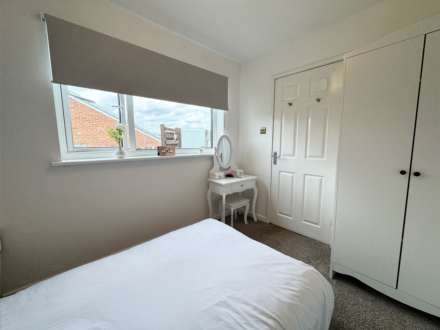 Old Brook Close, Shaw, Image 13
