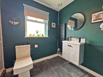 Old Brook Close, Shaw, Image 15