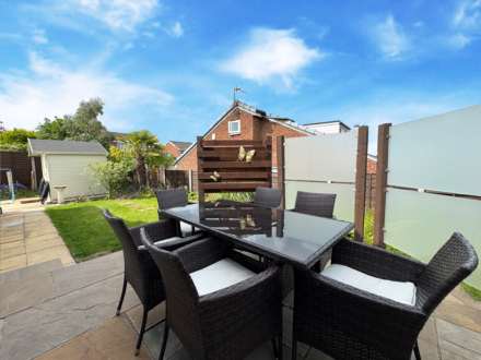 Old Brook Close, Shaw, Image 16