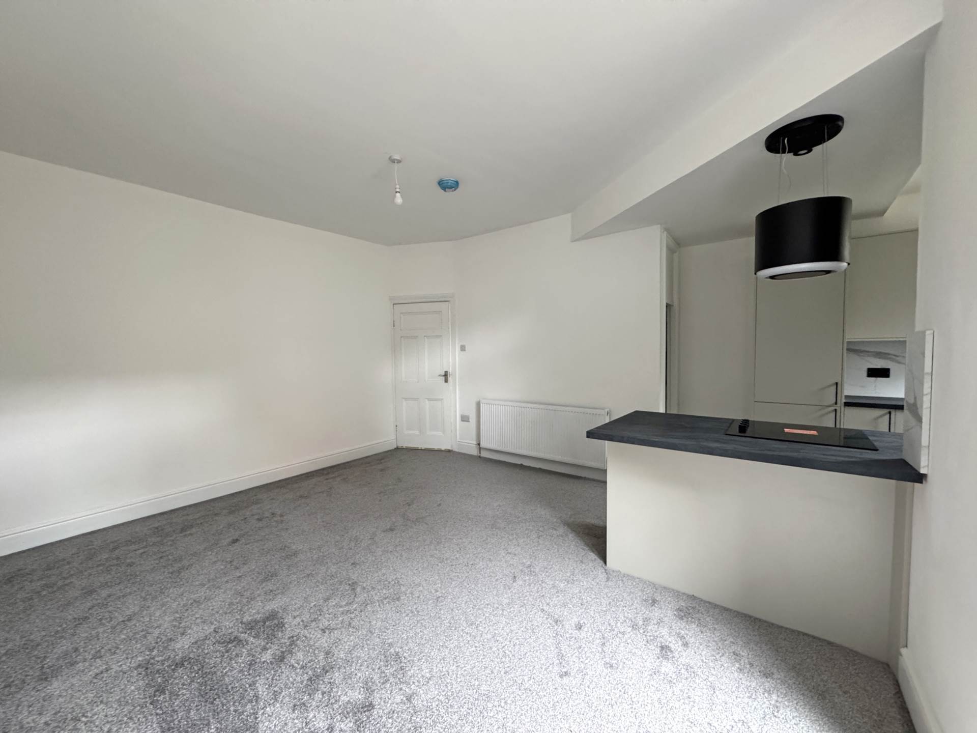 Grains Road, Shaw, Image 13