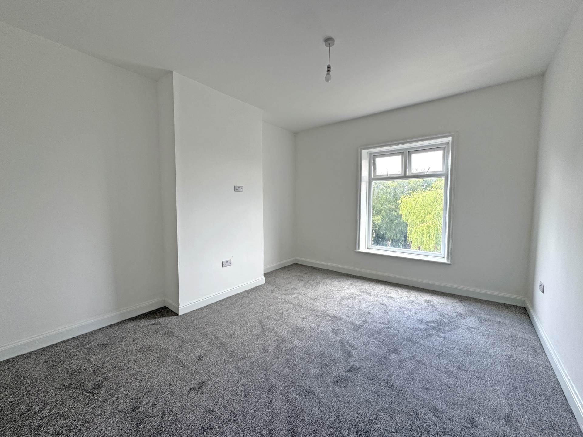 Grains Road, Shaw, Image 17