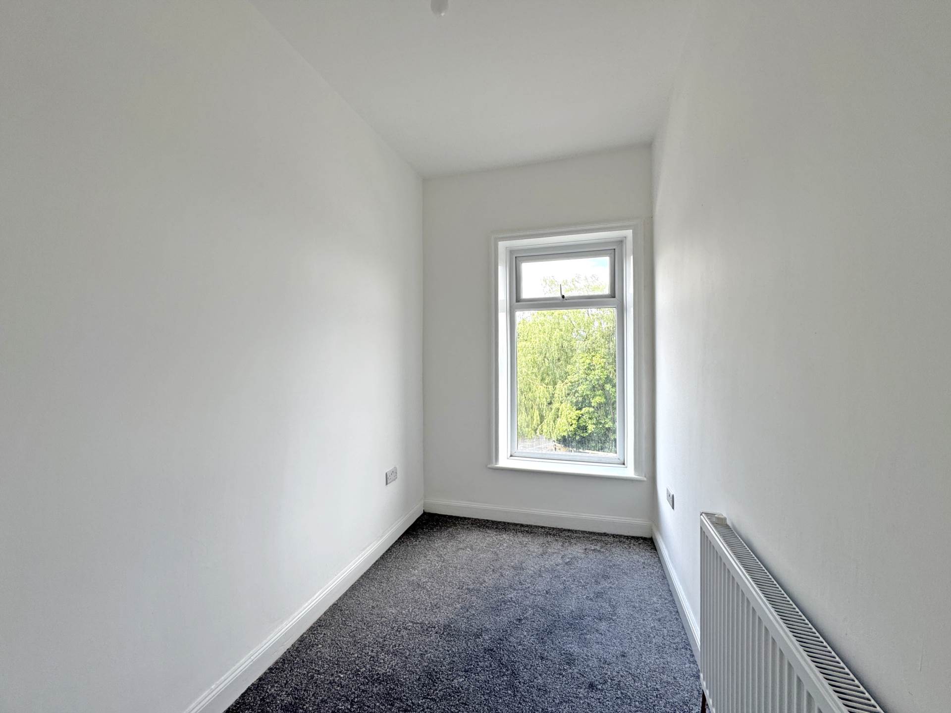 Grains Road, Shaw, Image 23