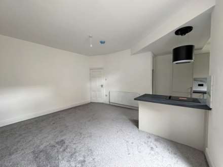 Grains Road, Shaw, Image 13
