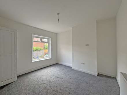 Grains Road, Shaw, Image 20