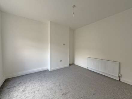 Grains Road, Shaw, Image 22