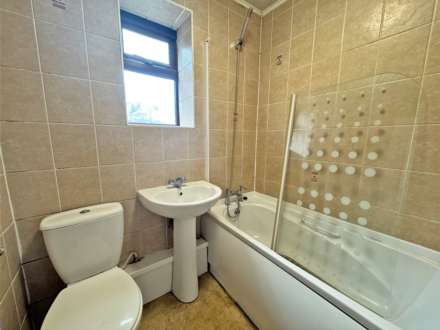 Rochdale Road, High Crompton, Image 7