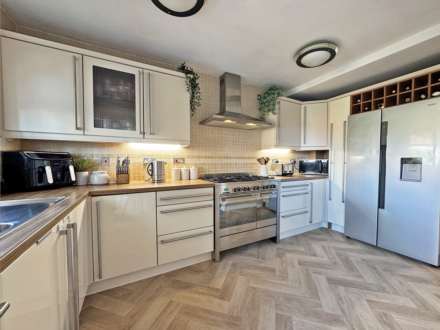 Sunhill Close, Rochdale, Image 6