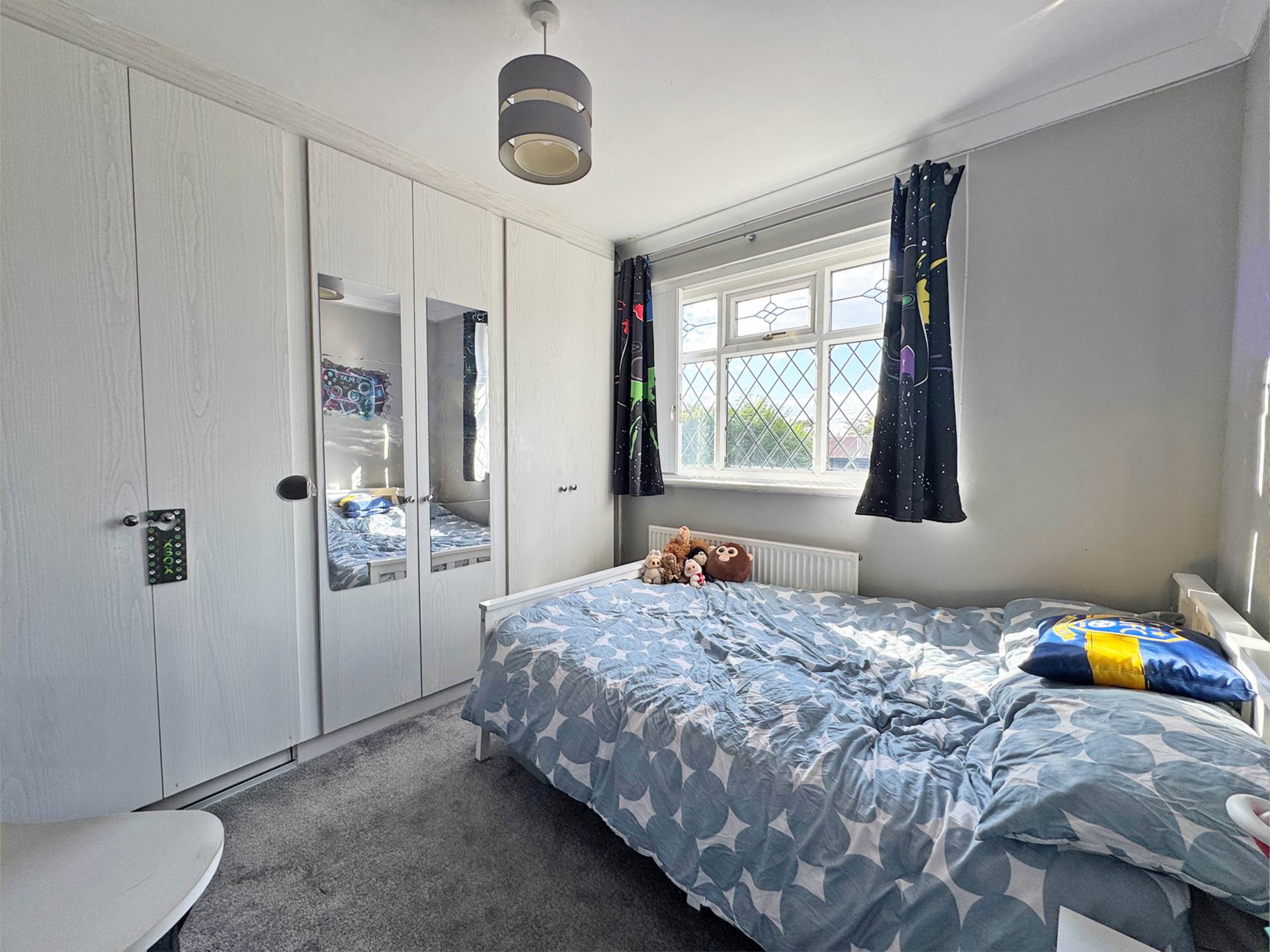 Grains Road, Shaw, Image 13