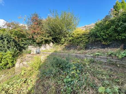 Grains Road, Shaw, Image 17