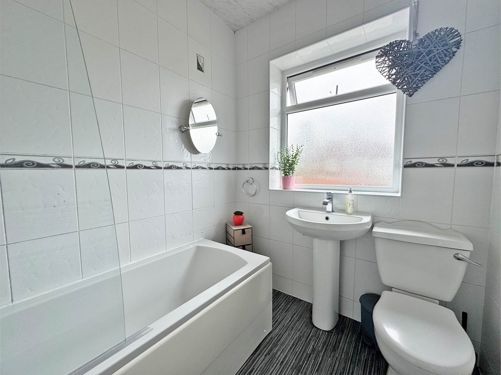 Thornham Lane, Oldham, Image 14