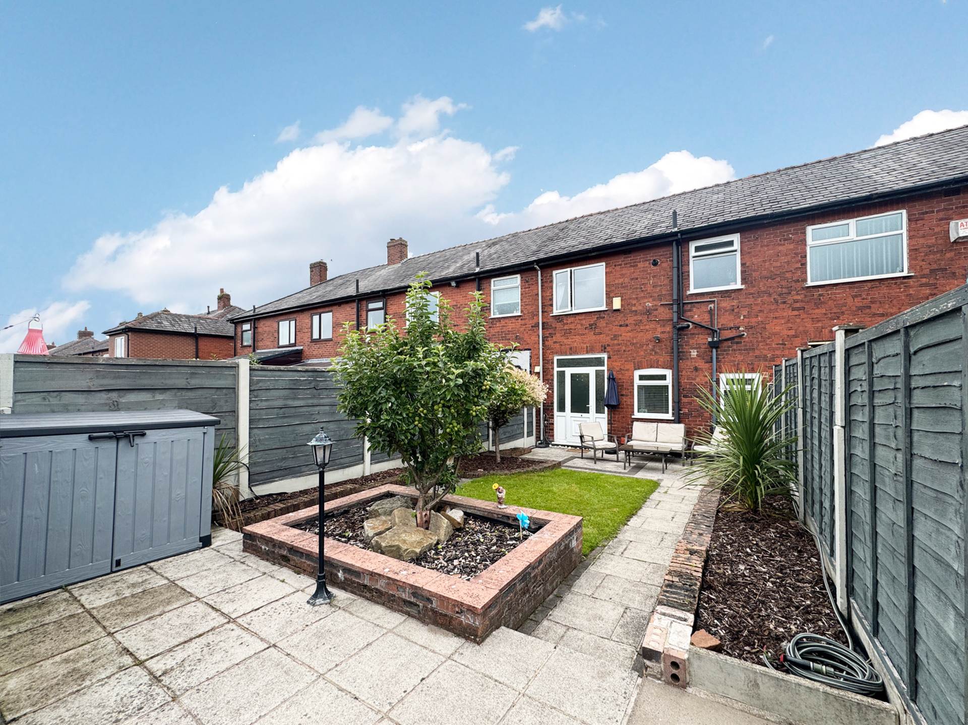Thornham Lane, Oldham, Image 16