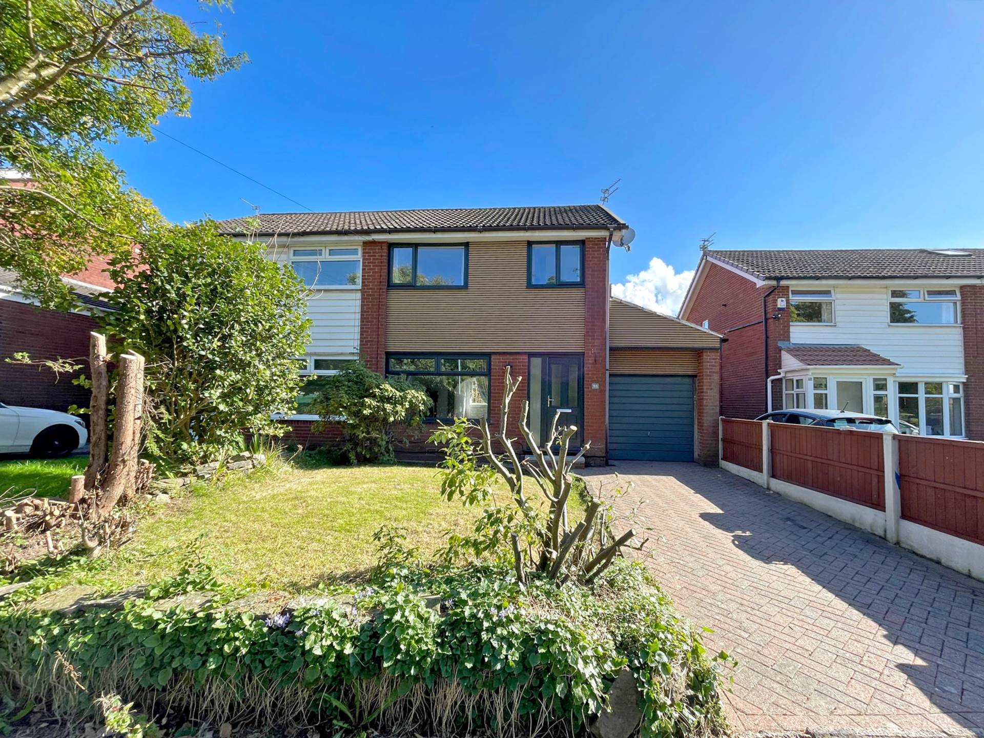 Harewood Drive, Royton, Image 2