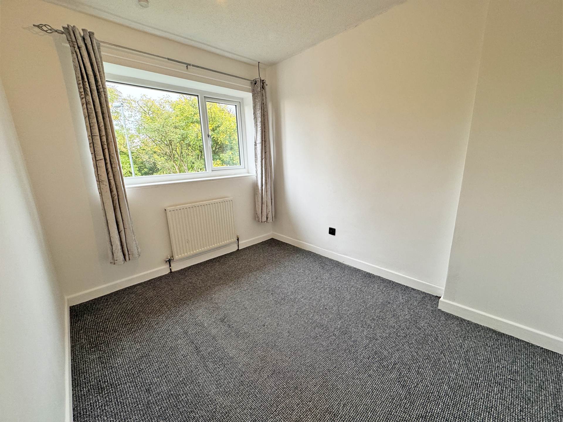 Harewood Drive, Royton, Image 5