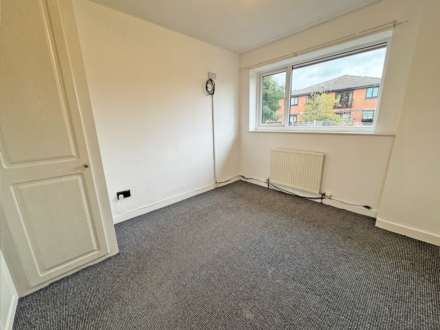 Harewood Drive, Royton, Image 13