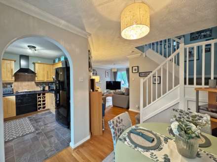Rushbury Drive, Heyside Oldham, Image 4