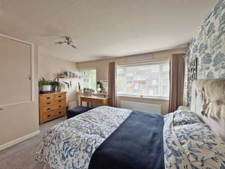 Park Crescent, Chadderton, Image 3