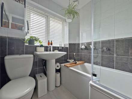 Park Crescent, Chadderton, Image 7