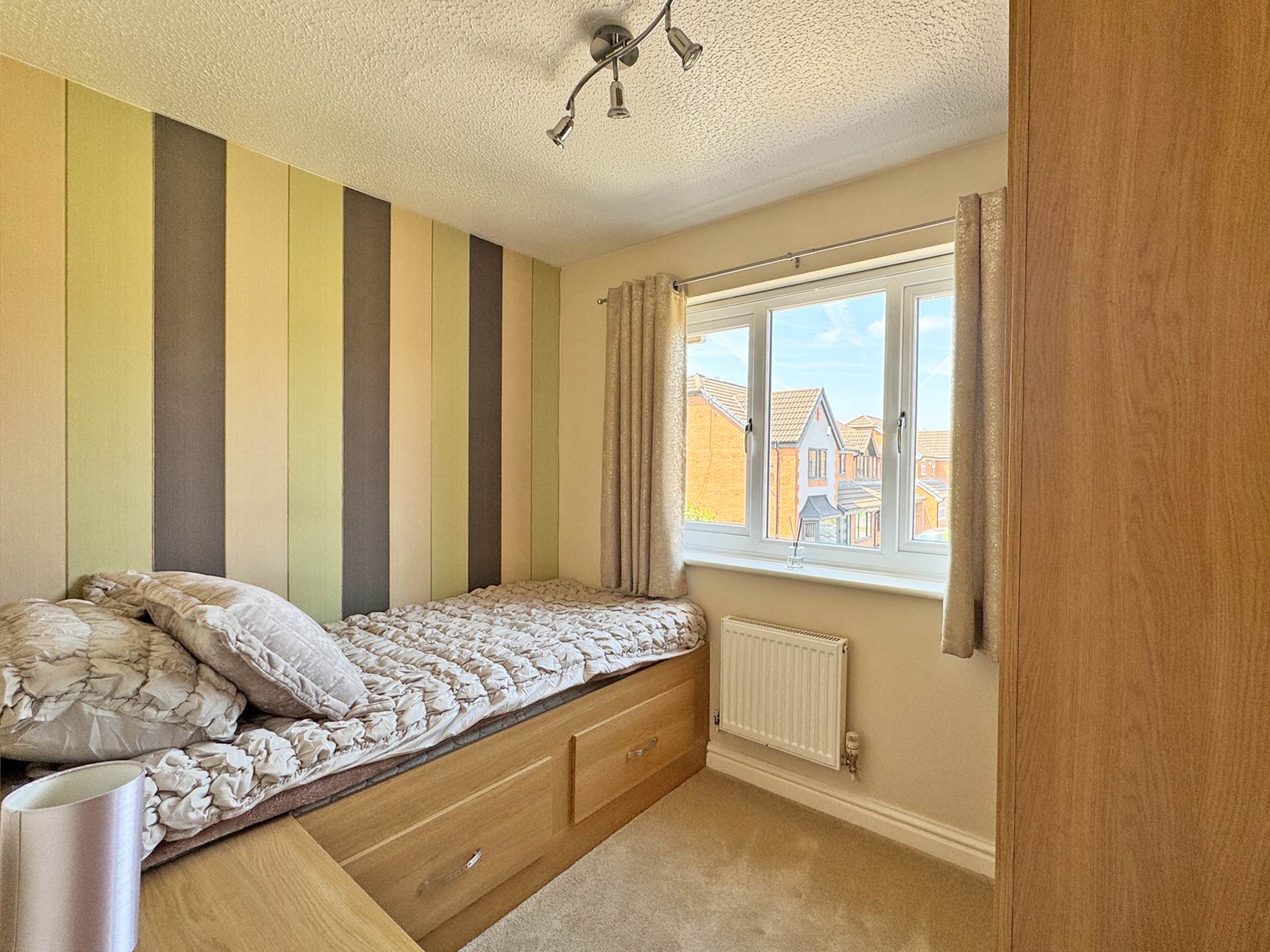 Ballard Way, Oldham, Image 18