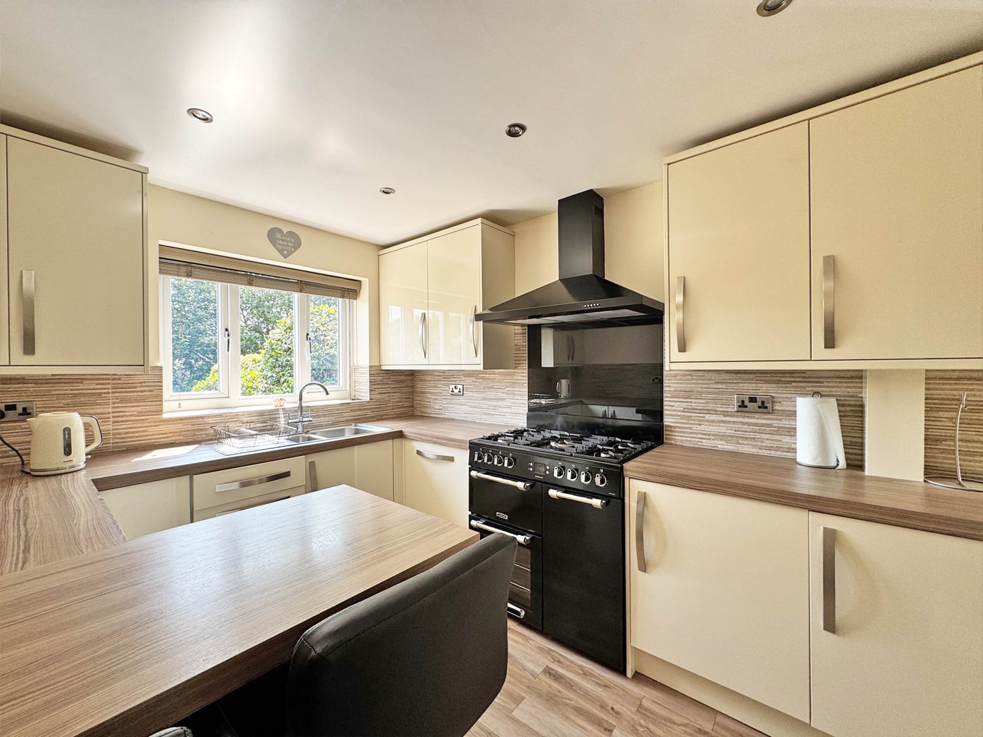 Ballard Way, Oldham, Image 7