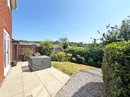 Ballard Way, Oldham, Image 25