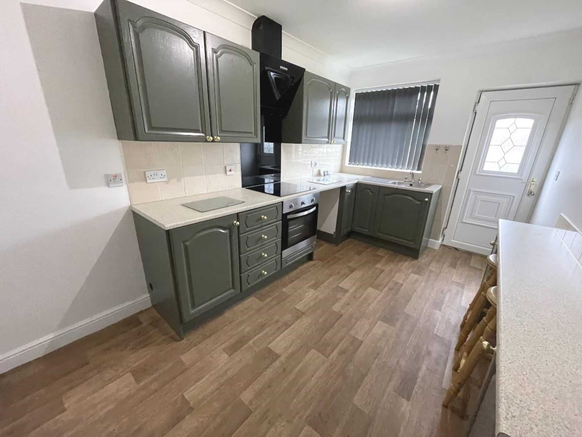 Angela Avenue, Royton, Image 4