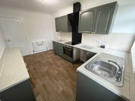 Angela Avenue, Royton, Image 2