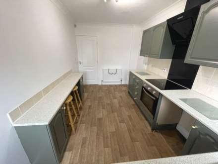 Angela Avenue, Royton, Image 3