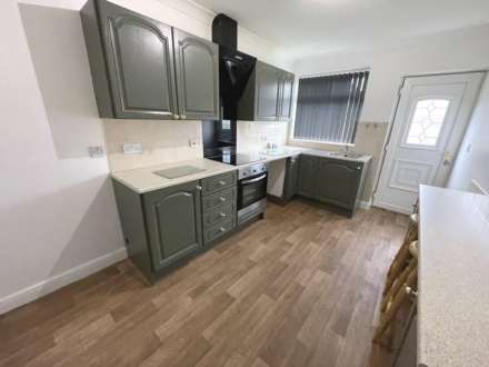 Angela Avenue, Royton, Image 4