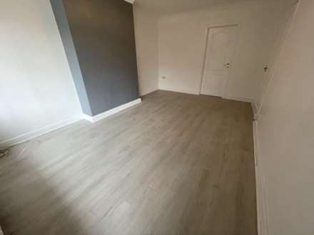 Angela Avenue, Royton, Image 7