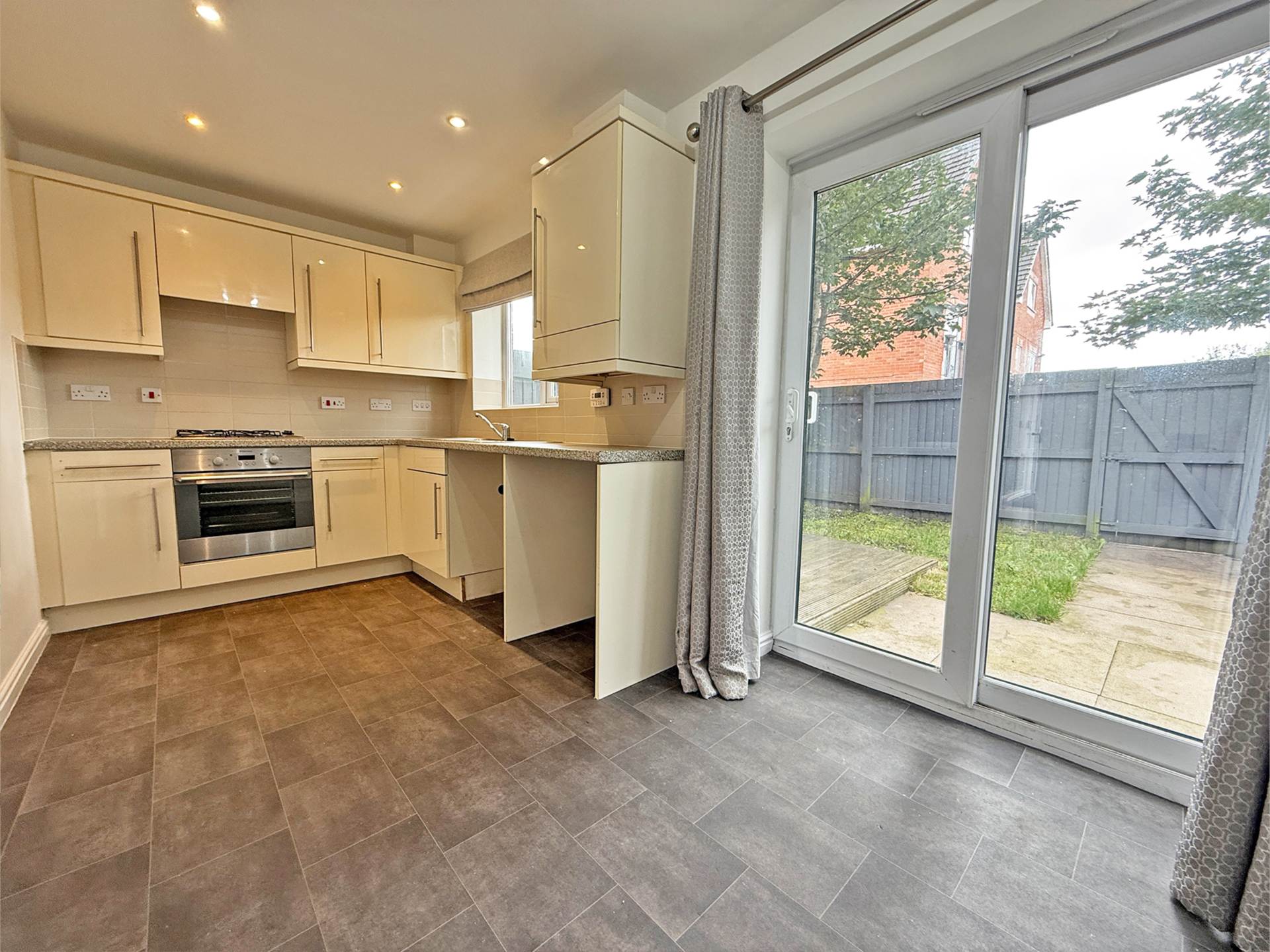 St Ambrose Road, Oldham, Image 4