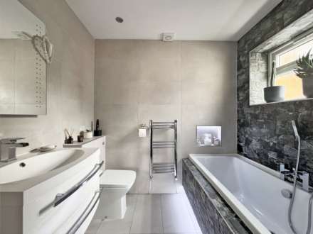 Cornish Way, Royton,Heyside, Image 4