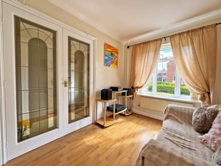 Albion Gardens Close, Royton, Oldham, Image 2