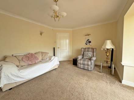Albion Gardens Close, Royton, Oldham, Image 5