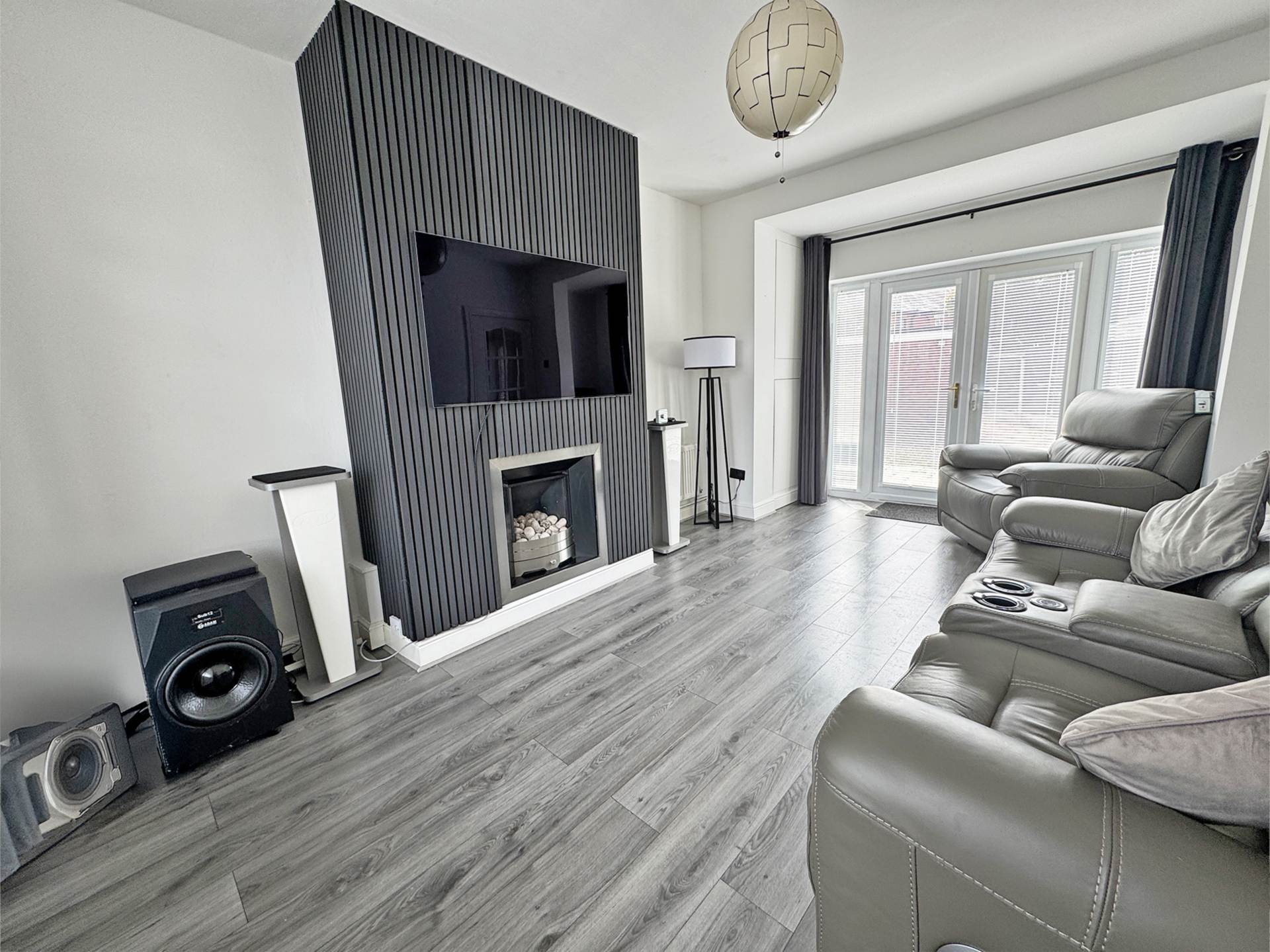 Moor Street, Shaw, Image 2