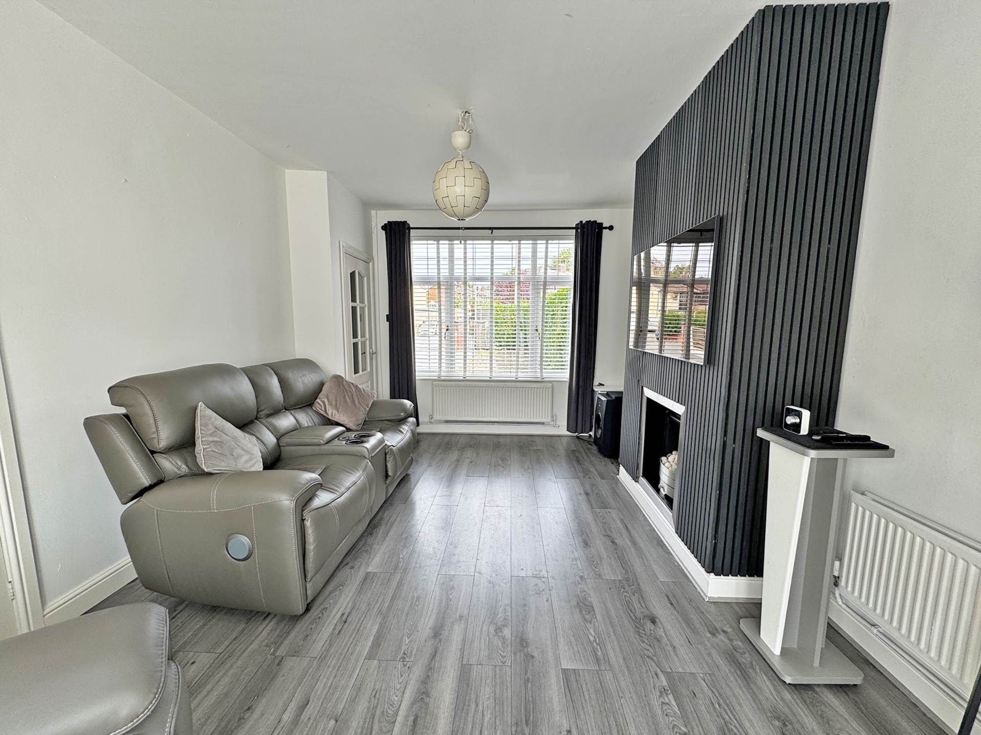 Moor Street, Shaw, Image 3