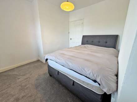Moor Street, Shaw, Image 6