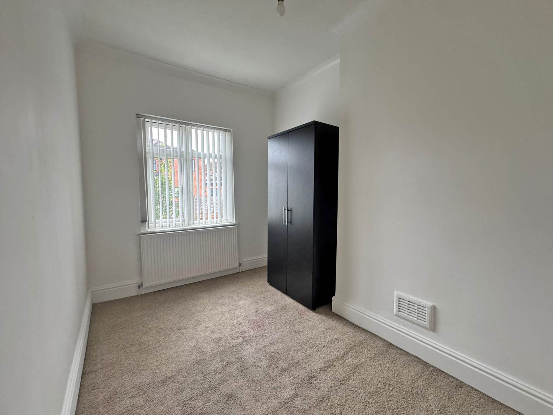 Oldham Road, Royton, Image 10