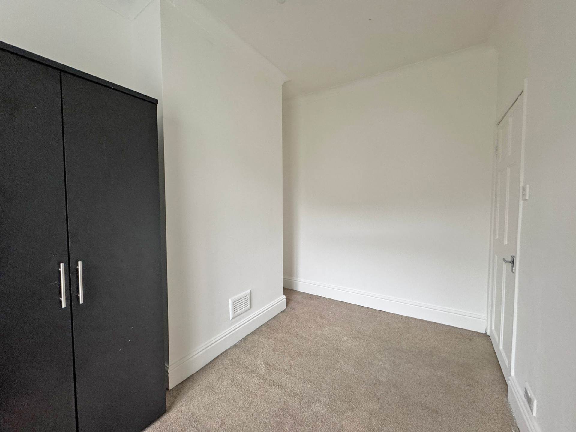 Oldham Road, Royton, Image 11