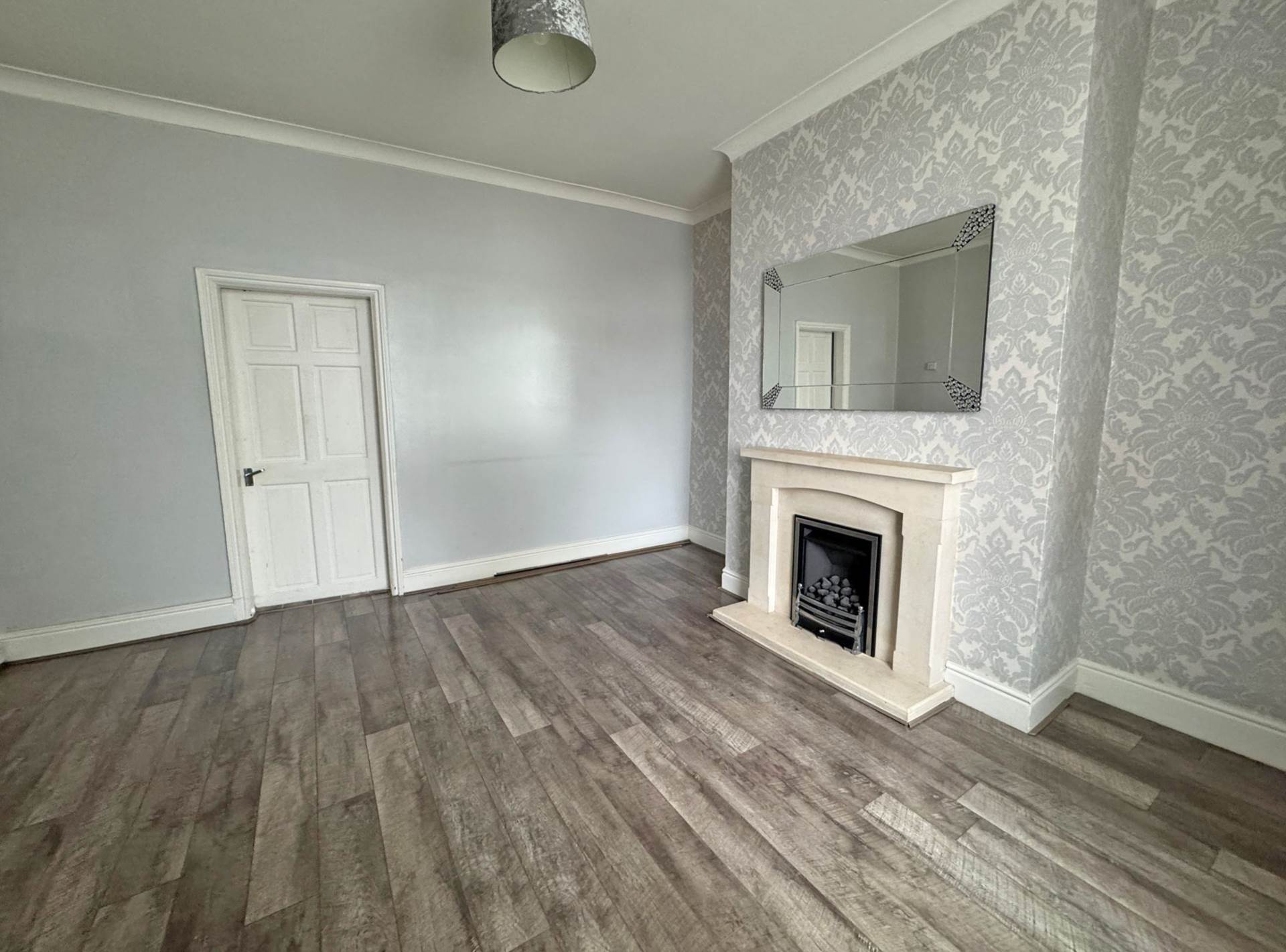Oldham Road, Royton, Image 5