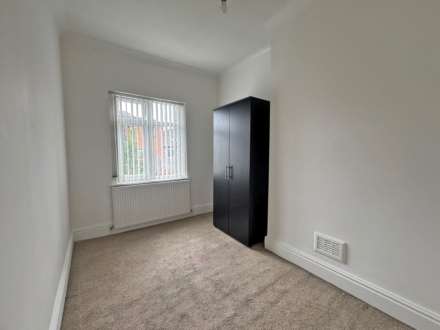 Oldham Road, Royton, Image 10